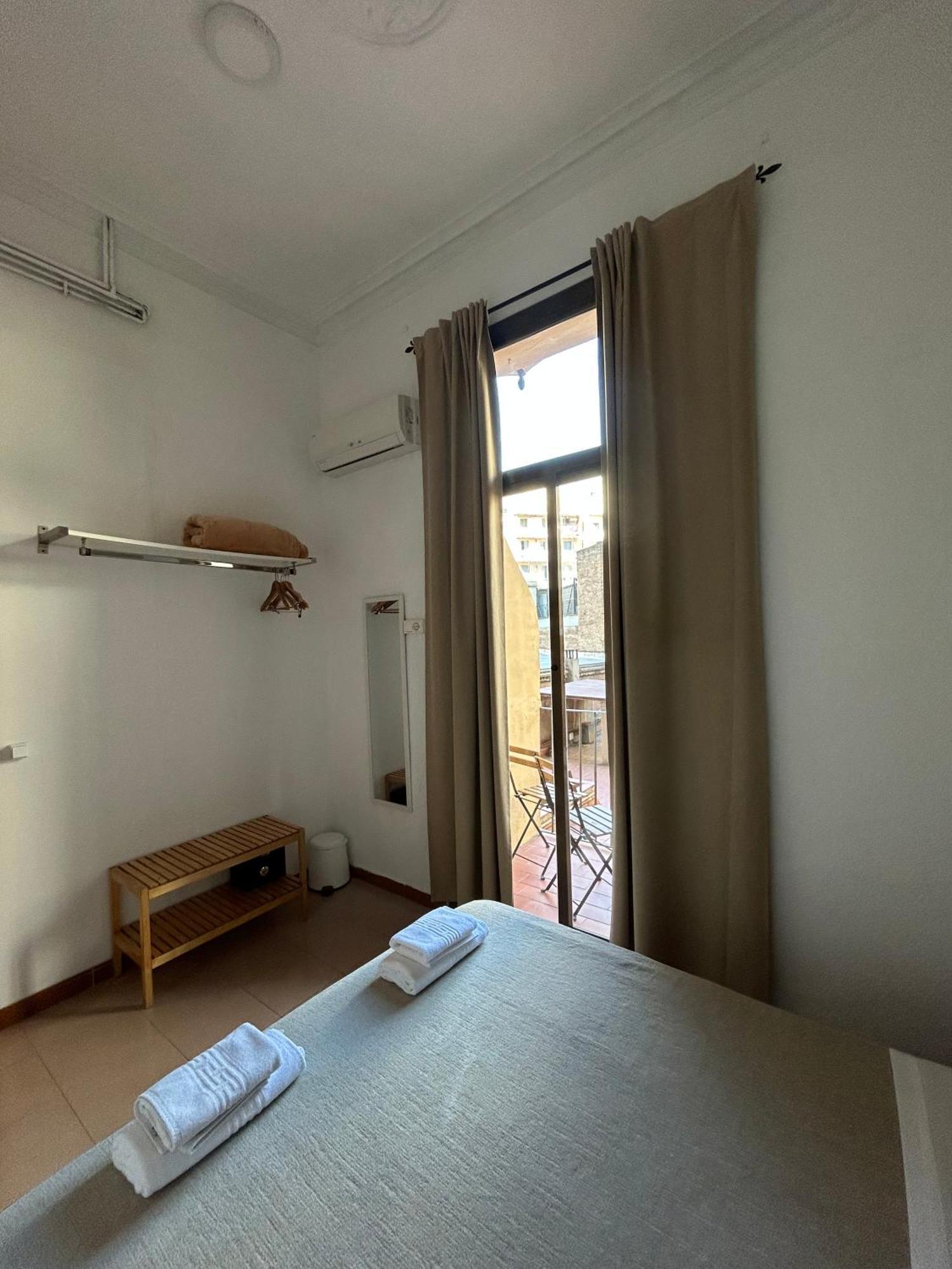 Doppel-/Zweibettzimmer mit Gemeinschaftsbad