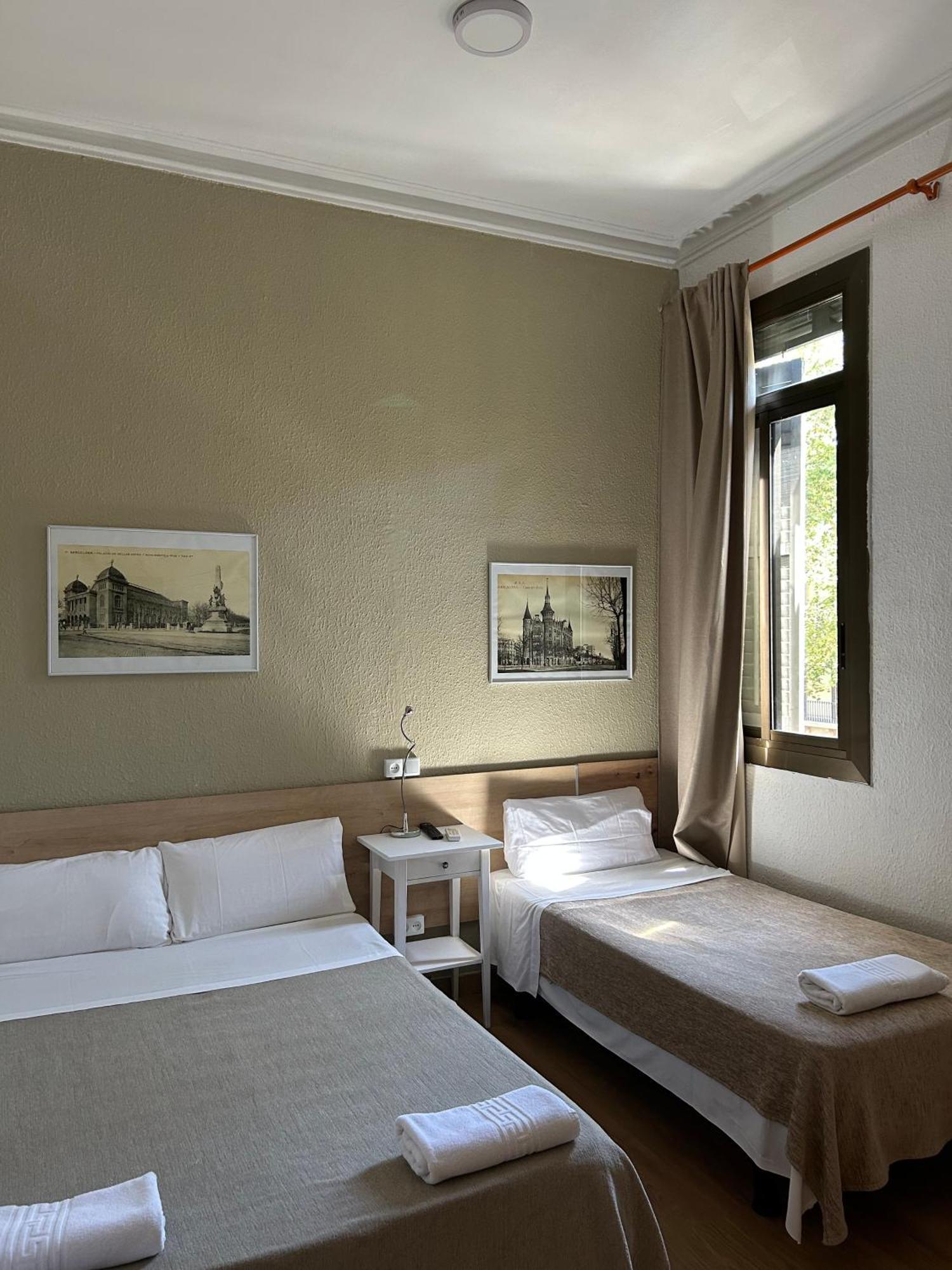 Basic Dreibettzimmer mit Gemeinschaftsbad